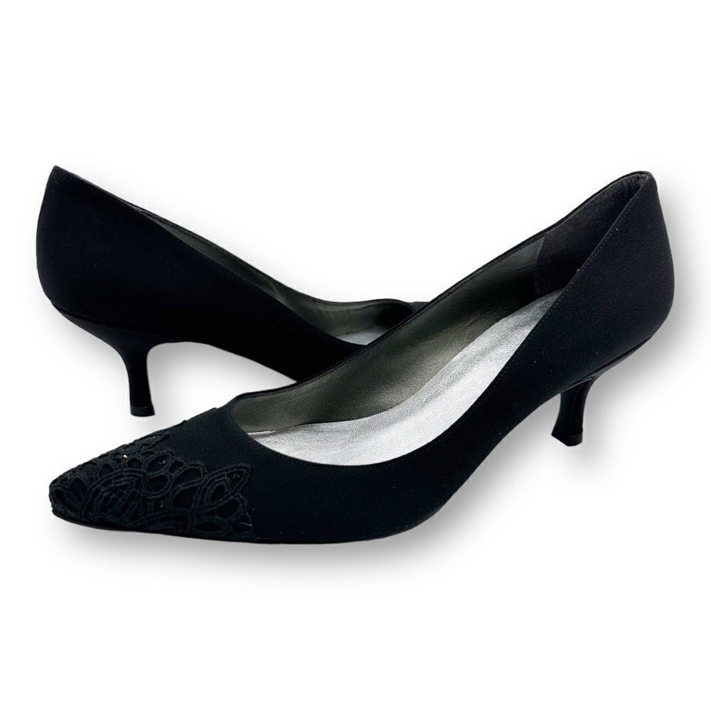 Stuart Weitzman Black Fabric Kitten Heeled Pointed Toe Pump w/Lace Crystals 8.5M